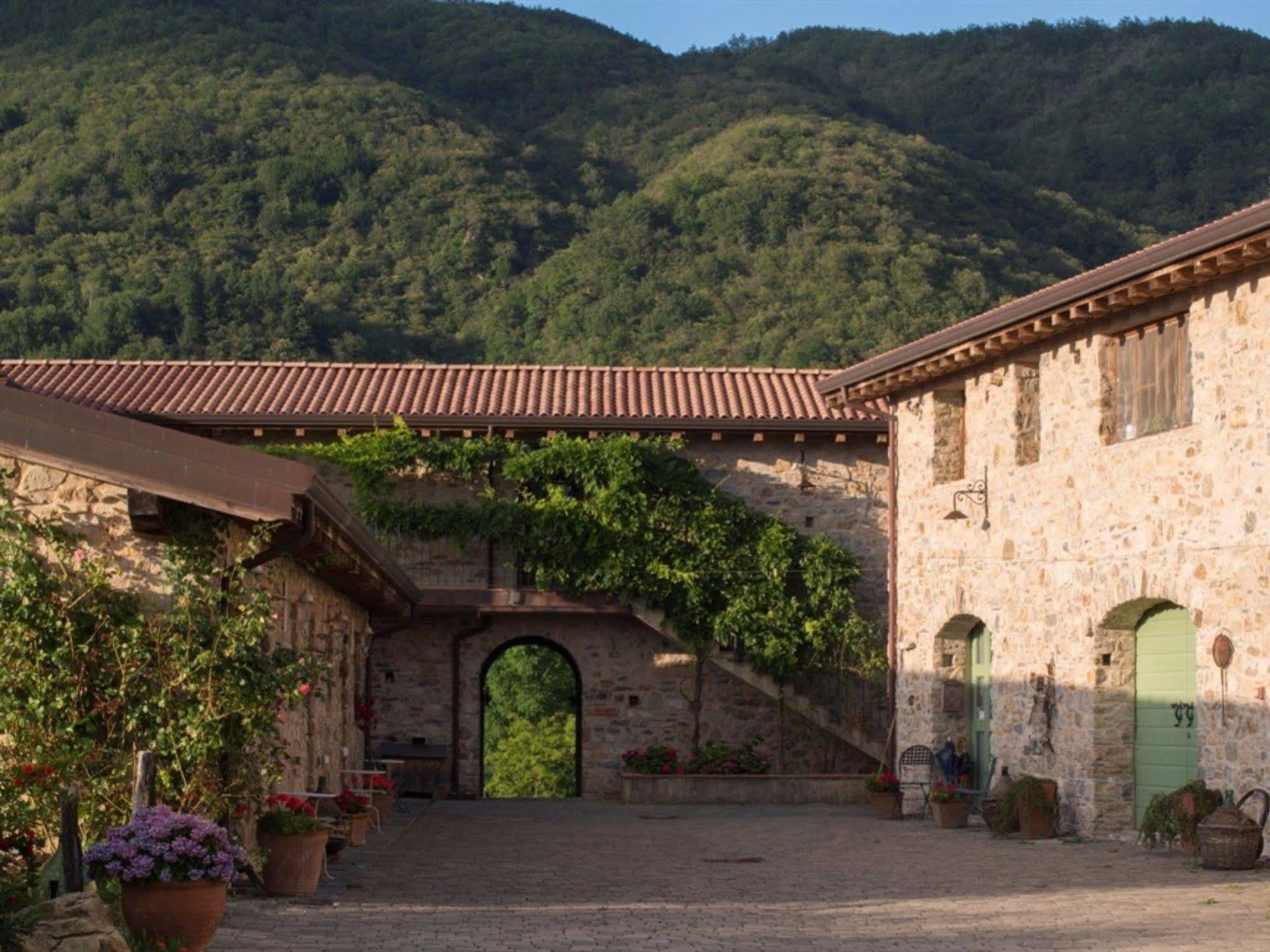 Hotel Podere Conti Filattiera Exterior foto